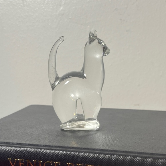 Vintage 90s Solid Clear Glass Kitty Cat Paperweight Figurine - Picture 1 of 6